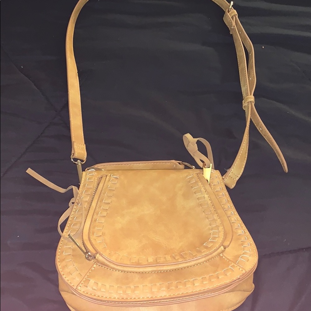 Yellow super cute purse! Plus it’s VEGAN❤️